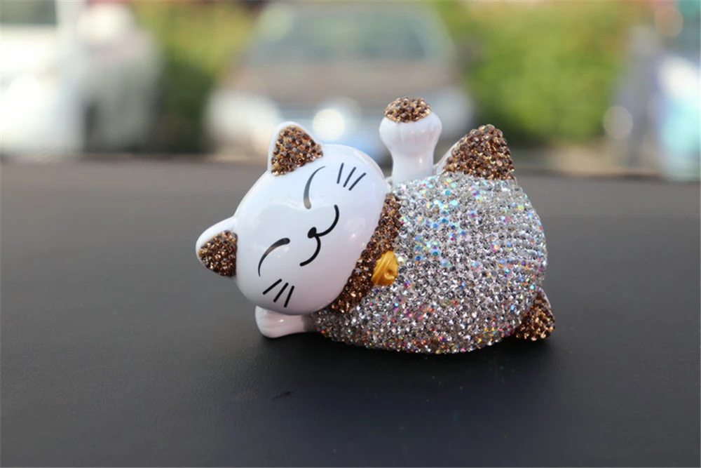 Украшение для автомобиля Lucky Cat, автомобильная кукла с качающейся головой, солнечный бриллиант, аксессуары для салона автомобиля, высокое качество, креативное украшение