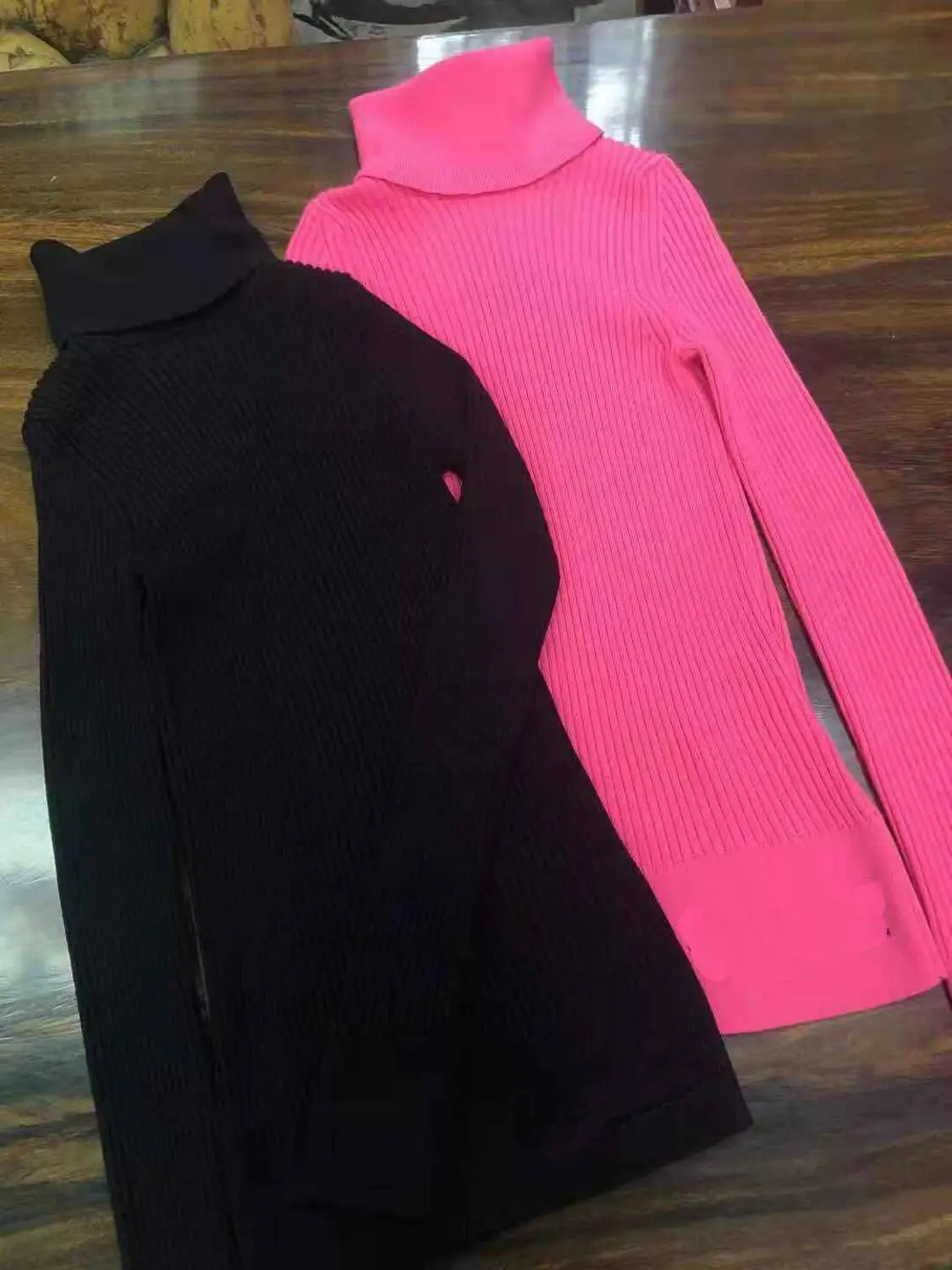 

2019 Autumn and Winter Runway Fashion red black Sweaters Long Sleeve turtleneck Woman Female Tops
