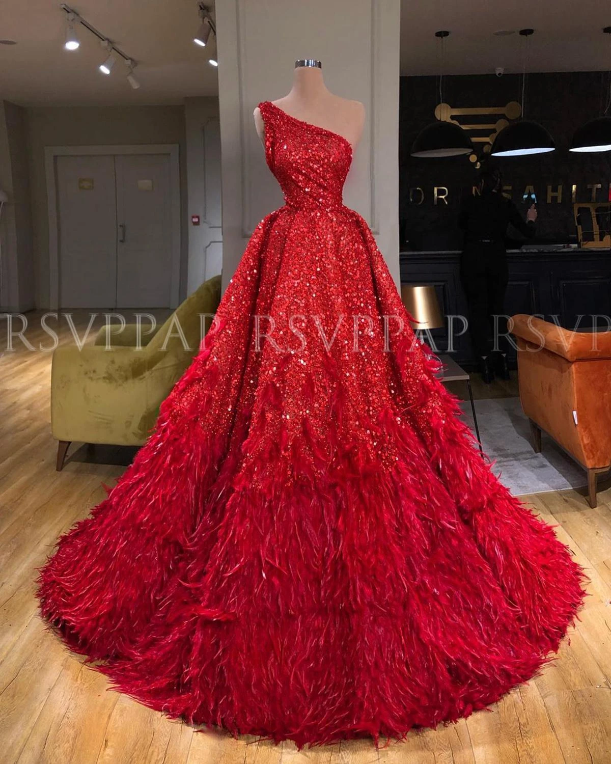 Red gown style Clearance