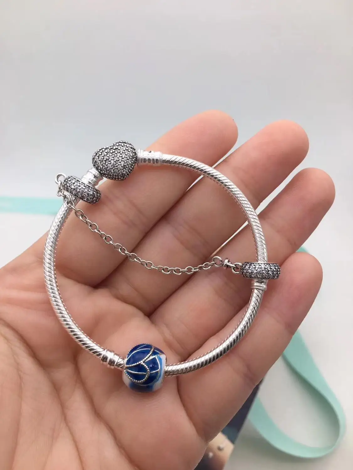 

Kristie Store High Quality 1:1 100% 925 Pure Silver Safety Buckle Love Bracelet Free Of Charge