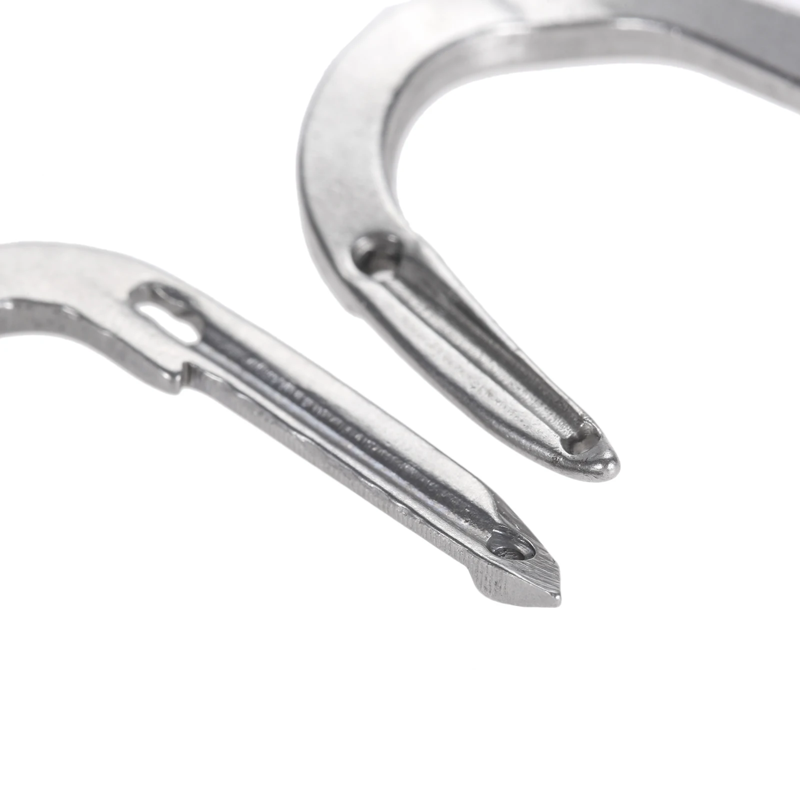 Old Fashion Household Sewing Machine Overlock Loop Machine Bending Needle Sewing Accessories