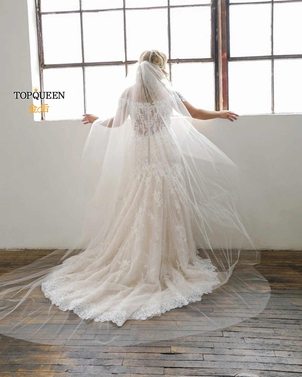TOPQUEEN V30 1 Tier Cute Edge Bridal Wedding Veil for Bride Elegant Wedding Short with Comb Elbow Length Cathedral High Quality