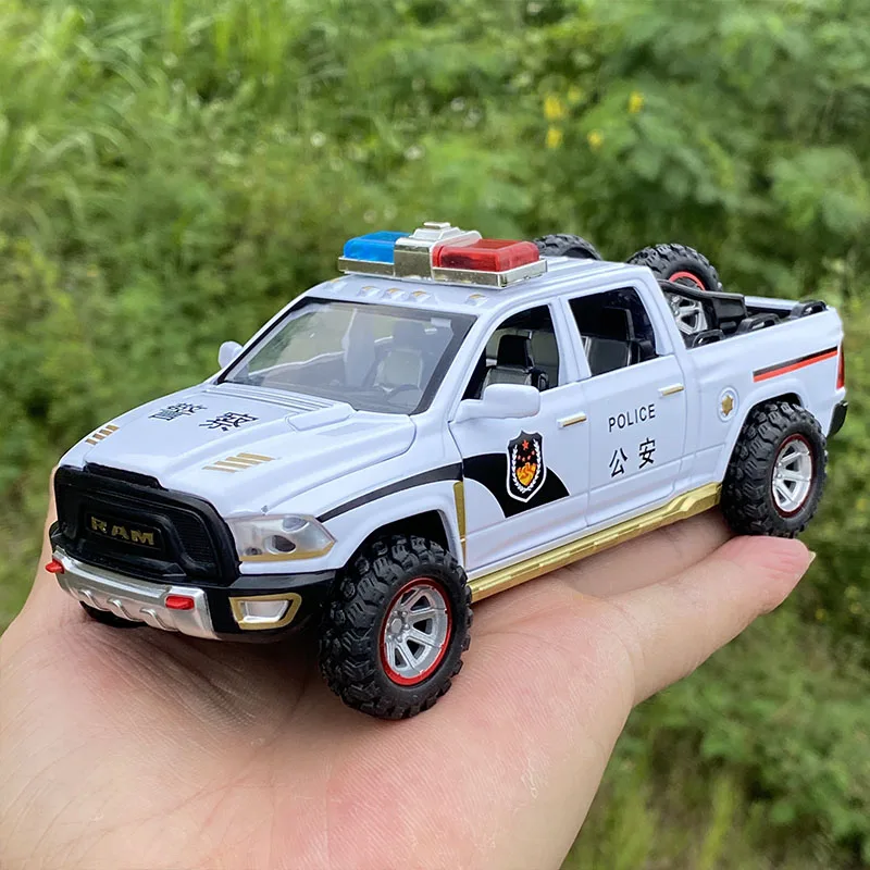 1/32 масштаб Dodge Ram полицейский автомобиль литый под давлением из сплава сборная