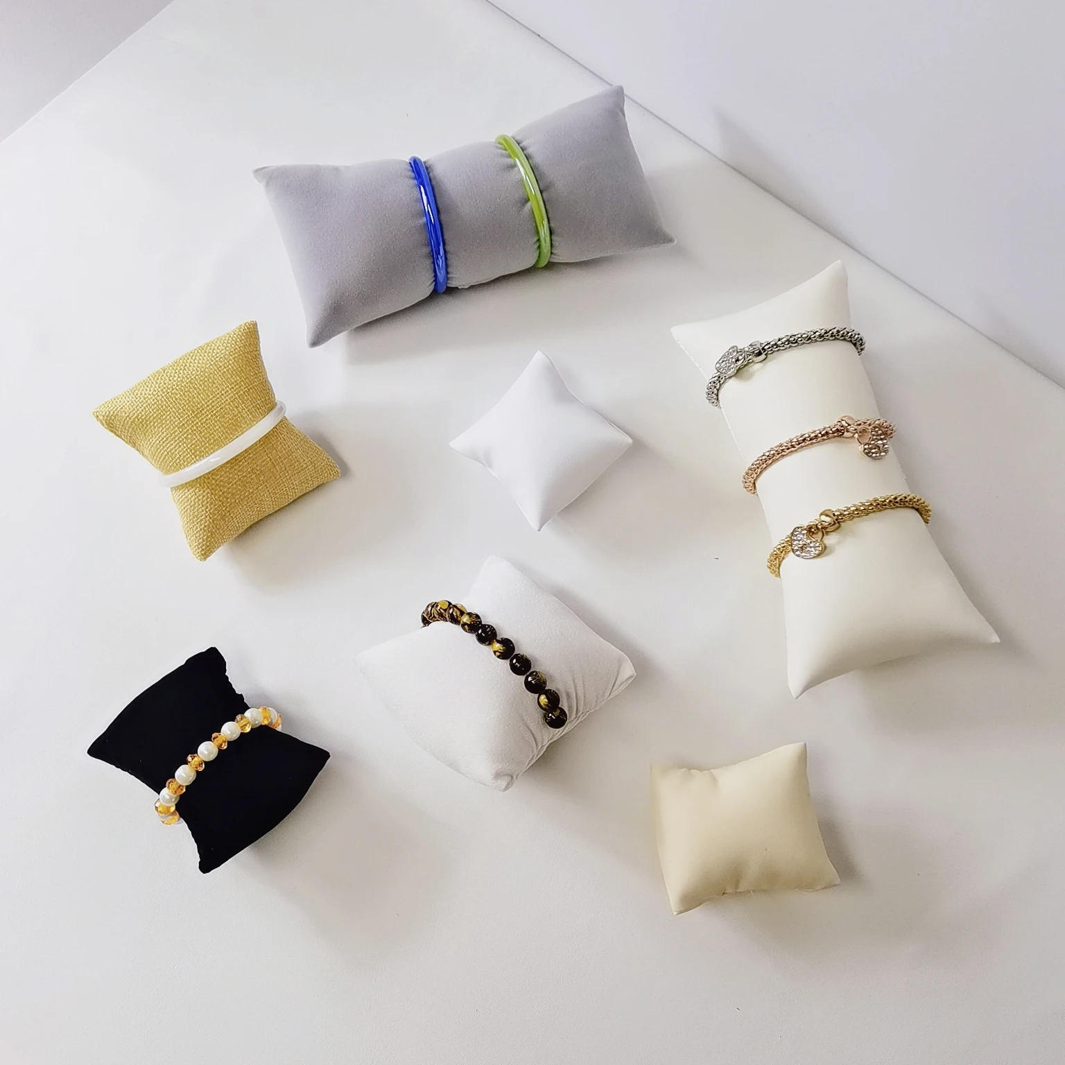 Wholesale Durable Velvet Pearl Bracelet Watch Display Pillows for Case Bangle Anklet Wristwatch Holder Jewelry Counter Organizer | Украшения