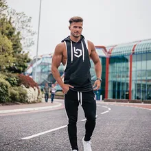 Мужской спортивный жилет с капюшоном без рукавов для занятий спортом и занятий спортом