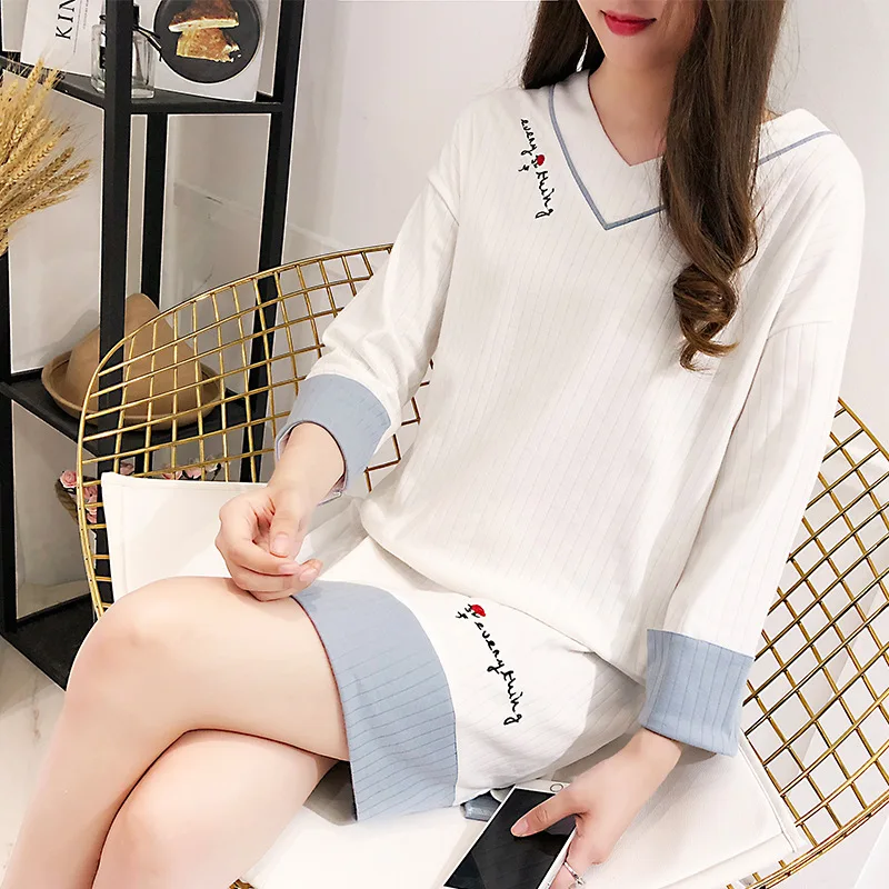 

Autumn & Winter WOMEN'S Long Sleeve Ribbed Pattern Sunken Stripe White V-neck Color Block Nightgown Women's Sweet Slit Fashion T