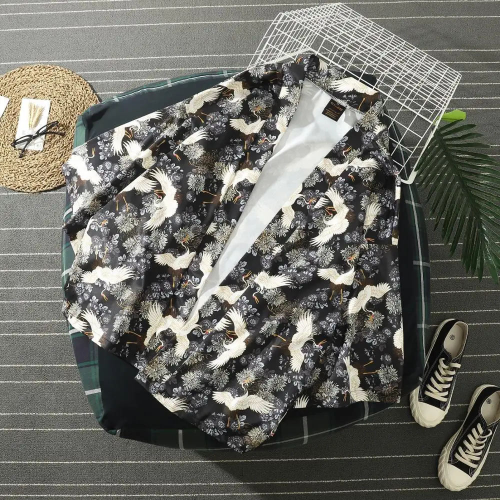 

2019 Traditional japanese kimono yukata women and man japanese Short Robe Loose kimomo japanese cardigan kimono japones haori