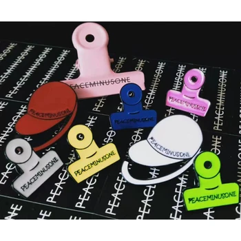 

GD PEACEMINUSONE Colourful Metal Clip Shape Badge Bag Clothing Brooch Pins Decor