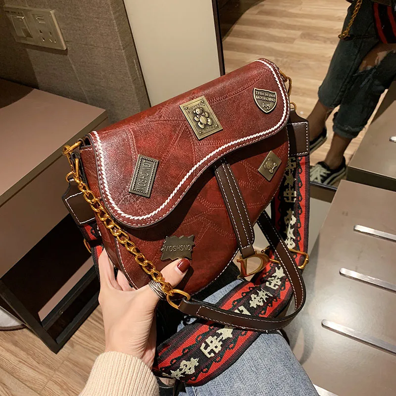 

D-shaped emblem saddle bag women's retro broadband One Shoulder handbags Messenger Bag small bag in 2019