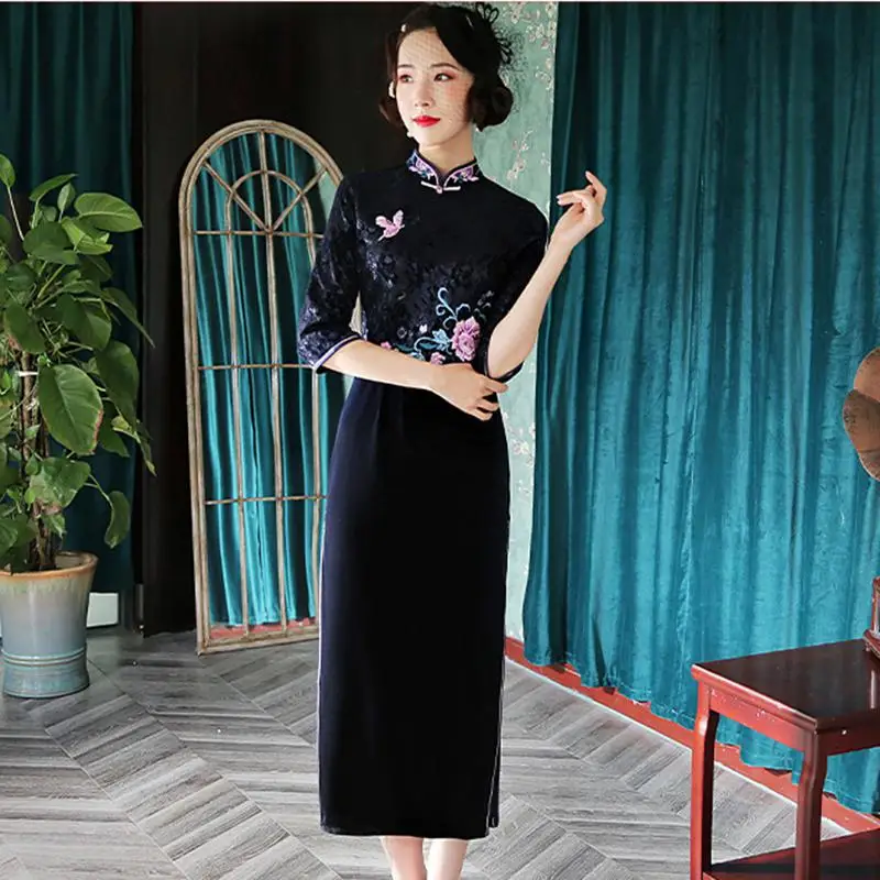 Черный кружево вышивка женский китайский традиционный Чонсам воротник стойка Половина рукава длинный Qipao велюр вечернее платье - Цвет: Navy Blue