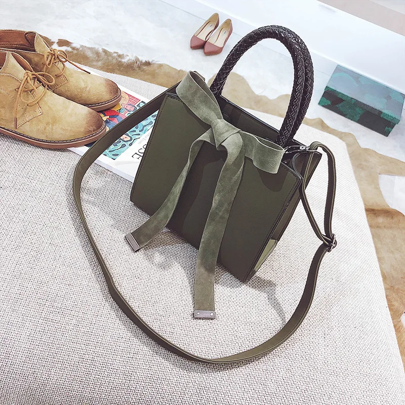 

2019 new stereo styling generous gold velvet bow frosted shoulder diagonal portable women's bag