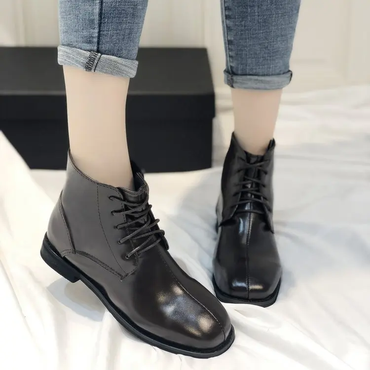 

2019 Winter New Style England Lace-up Martin Boots INS Versatile Square Head Retro Flat Ankle Boots Online Celebrity Short Boots