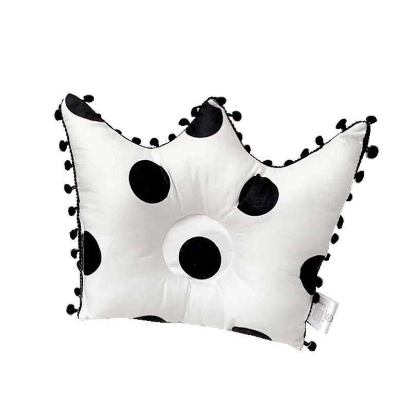Nordic Ins Newborn Baby Pillow Shaping Crown Shape Black And White Classic 0-1 Year Cotton Anti-eccentric Head Correction Pillow (2)