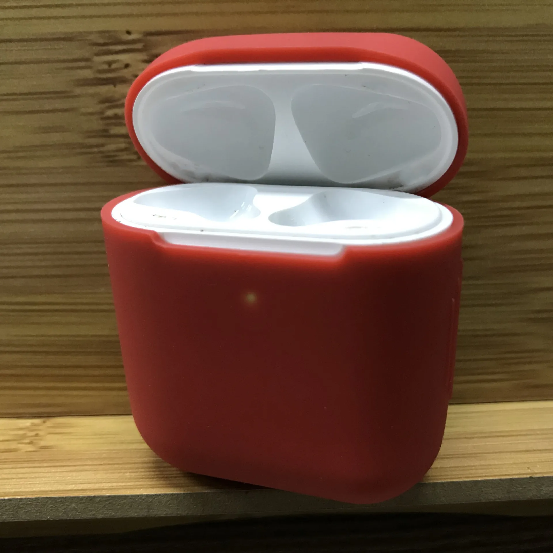Защитный силиконовый чехол для Apple Airpods 1 2 Ультратонкий Мягкий совместимый с