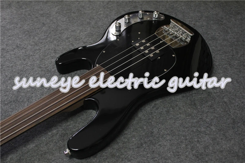 Новое поступление черная глянцевая электрическая бас-гитара 4 струнные музыкальные мужские струнные лучи стиль электрическая бас-гитара без резинки бас-гитара