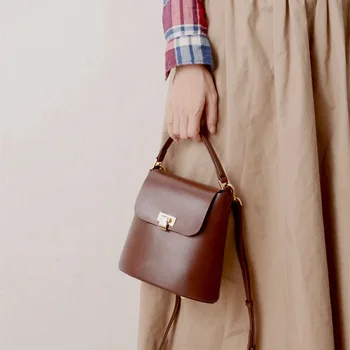 

Women's Leather Bags 2020 New Retro Wax Leather Bucket Bag Women's Fashion Handbag