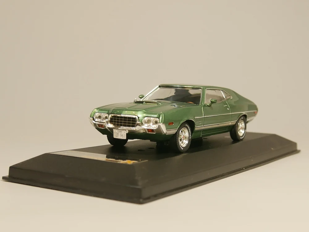 Премиум X 1:43 Ford Gran Torino 1972 литая модель автомобиля