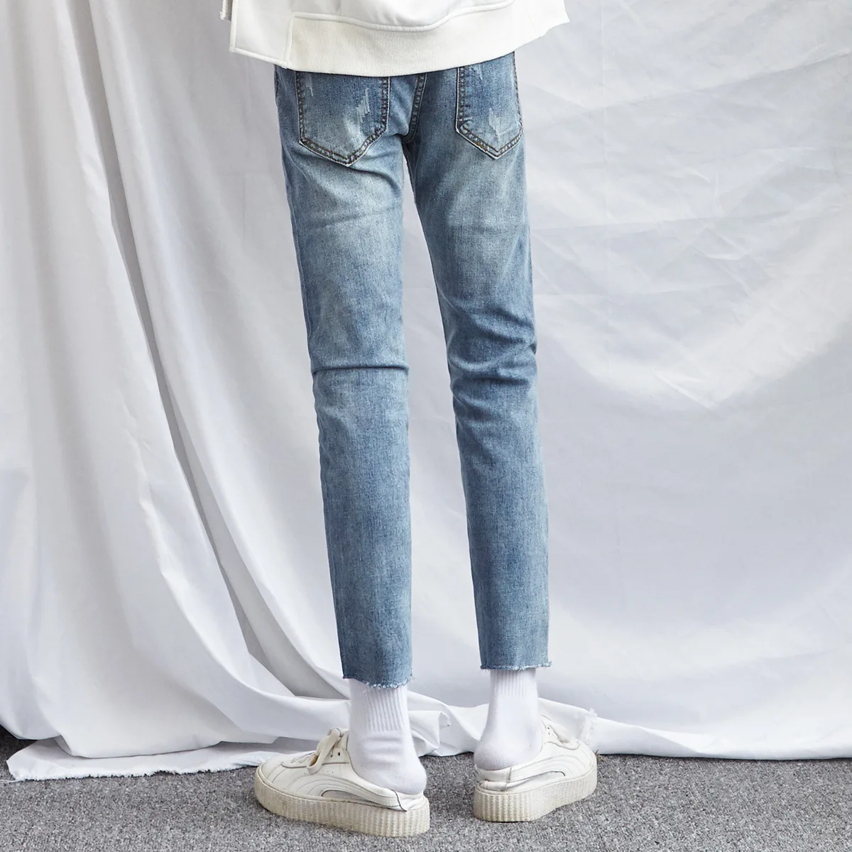 Spring/Summer Cotton Blue Broken Hole Men Denim Jeans Knee Ripped Frayed Vintage Jeans Men Korean Casual Ankle-Length Pants Male