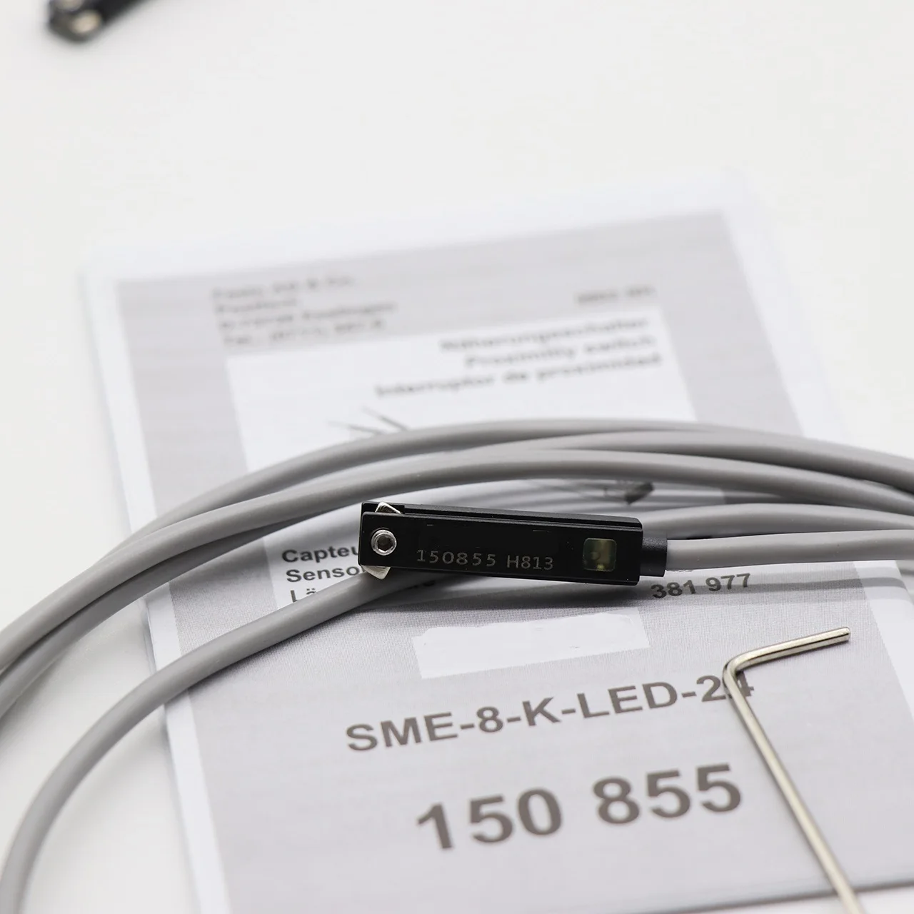 

Proximity Sensor Magnetic Switch SME-8-K-LED-24 150855