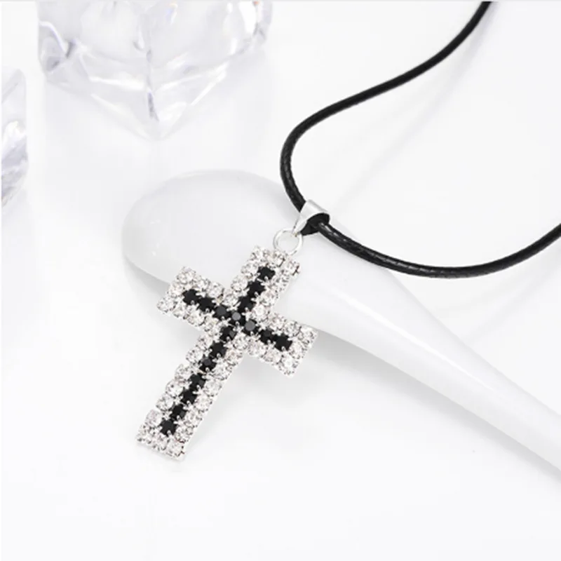 

New Style Europe And America Fashion New Style Black And White Man-made Diamond Cross Necklace Full Diamond Jewelry Men And Wome