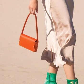 

Underarm Bag 2020 New Simple Vinatge Rivet Fashion Casual Party Bag Female Solid Soft Belt Handbag A008