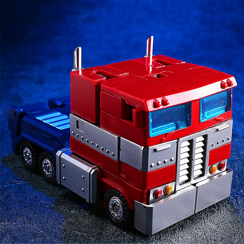 Игрушечные Трансформеры GT-05 Optimus Prime KBB Command small socence