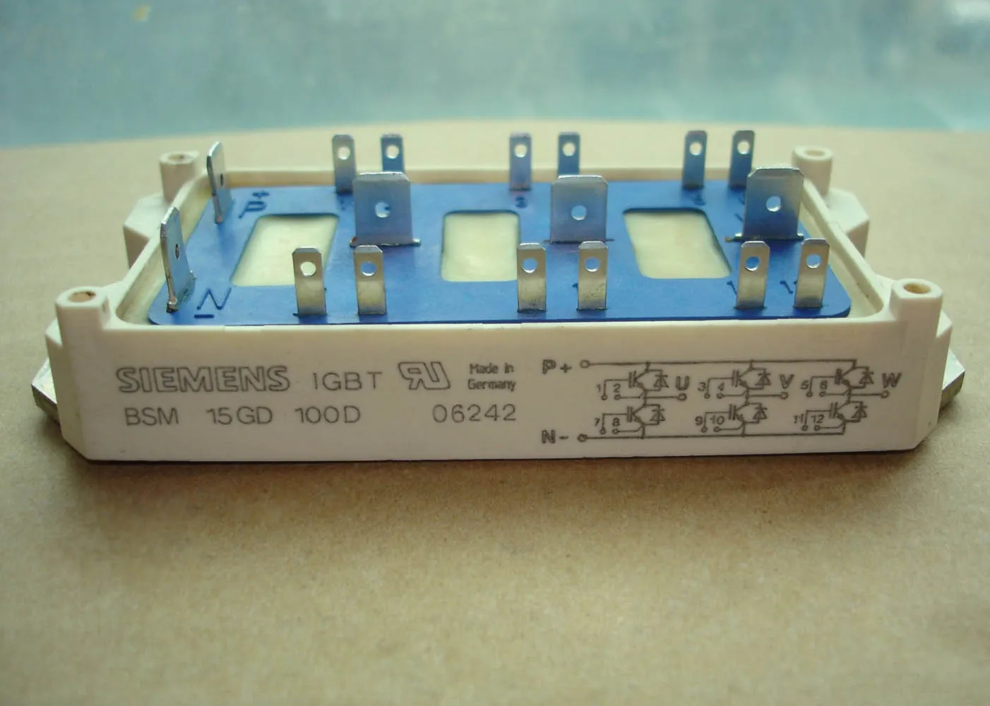 BSM15GD120D