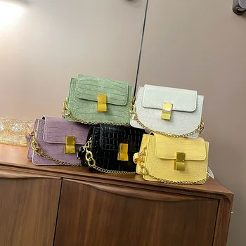 

Textured versatile new small square bag female bag 2020 net red super hot foreign air shoulder messenger bag Korean version