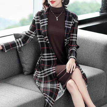 

Autumn and Winter new pleated windbreaker fashion temperament classic heavy industry MIYAKE pressure trench women free ship