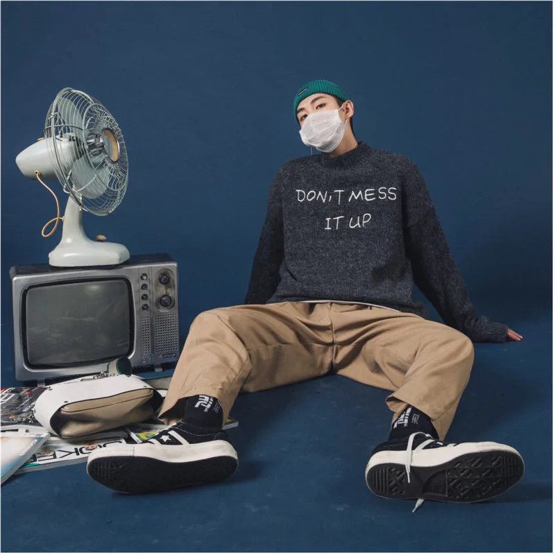 UYUK2019 Autumn And Winter New Loose Casual Fashion Trend Round Neck Solid Color Letter Embroidery Men's Knitted Sweater Hombre UYUK2019 Autumn And Winter New Loose Casual Fashion Trend Round Neck Solid Color Letter Embroidery Men's Knitted Sweater Hombre