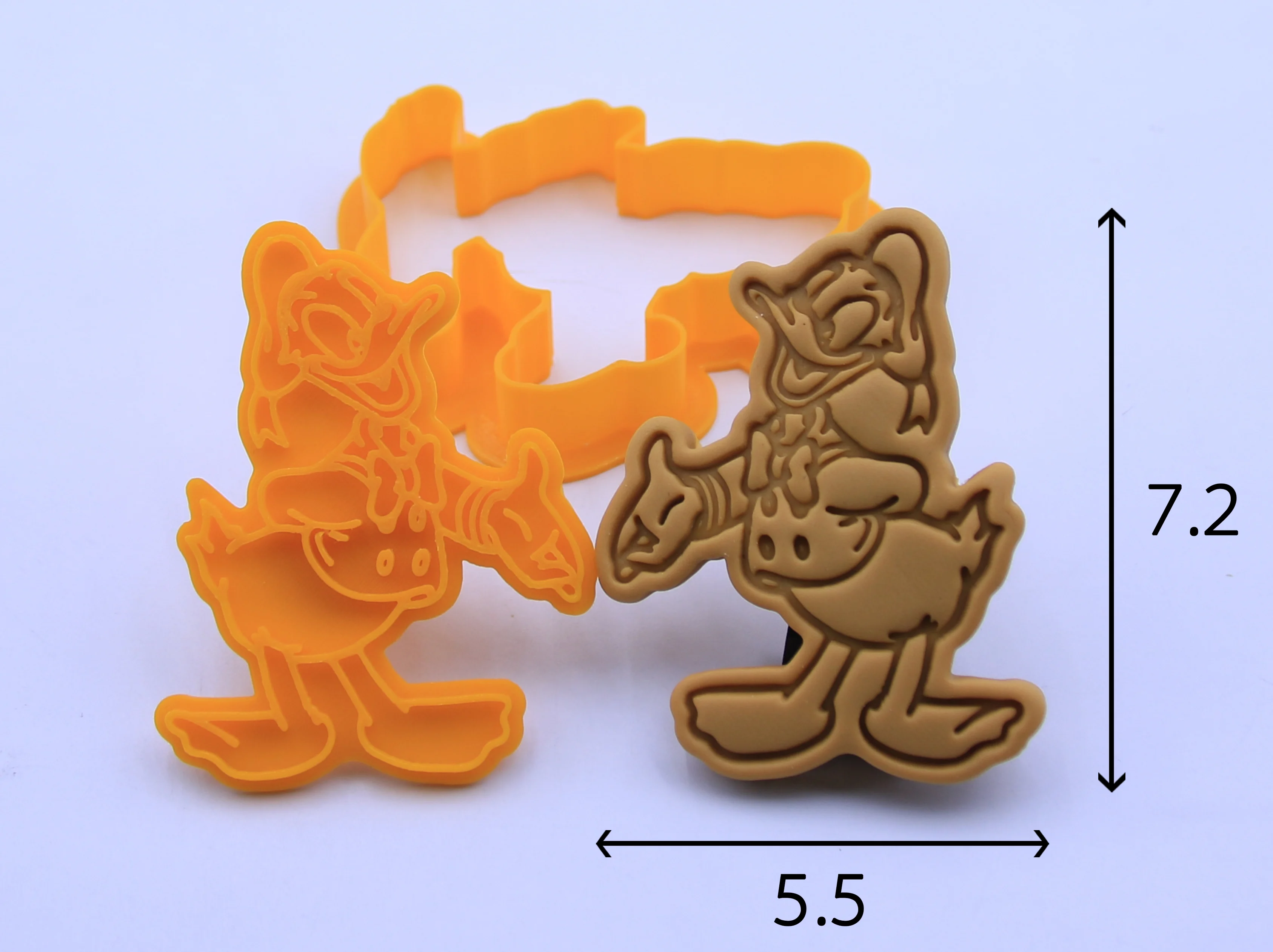 Disney Mickey Mouse Cookies Cutter Tools Donald Duck Pooh Bear Stitch Cookie Mold 3D Push Type Bakery Tools Kitchen Supplies