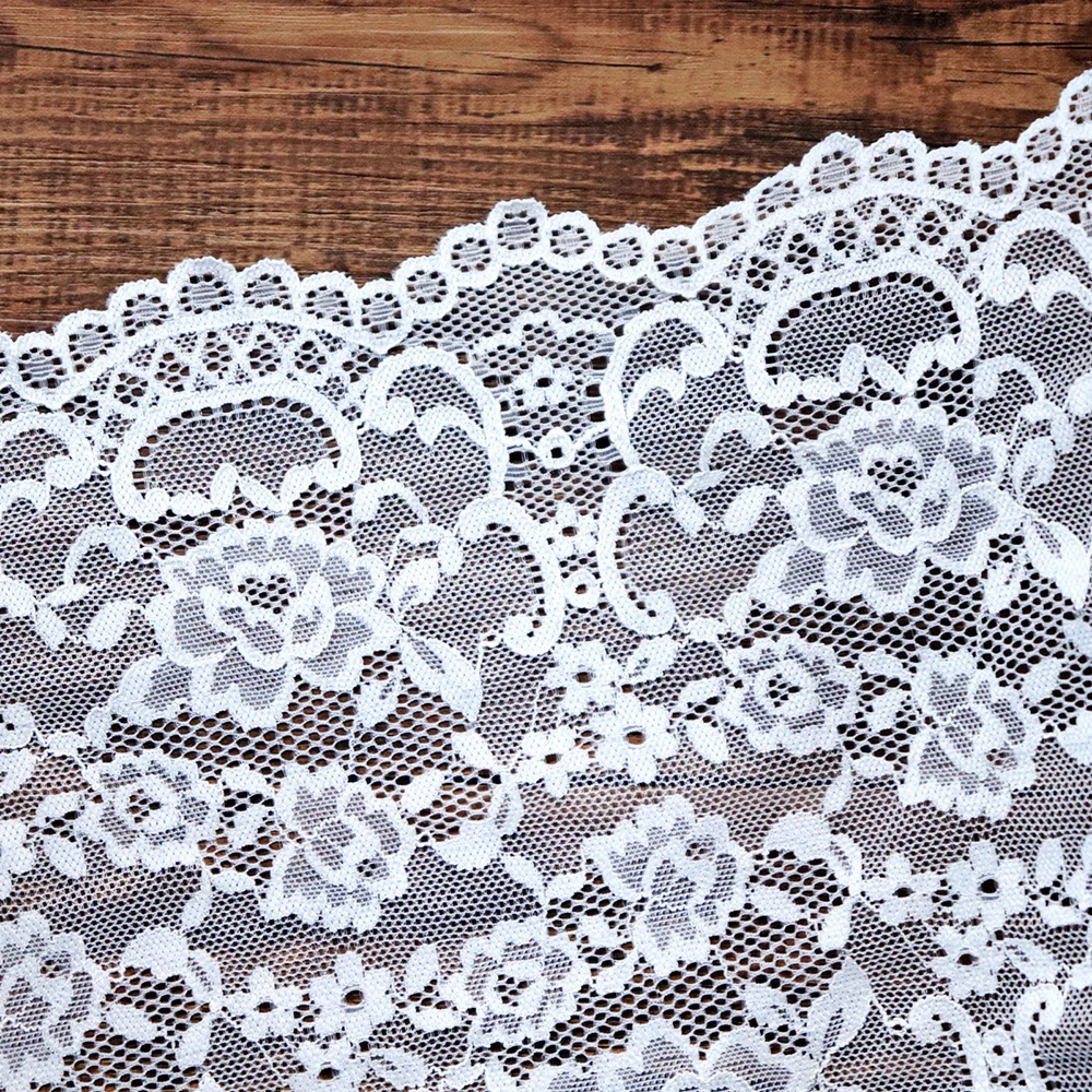 кружево тянется