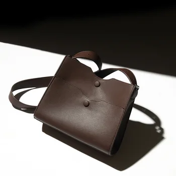 

Retro leather female bag 2020 new small square bag fashion simple mother- bag niche design shoulder messenger bag