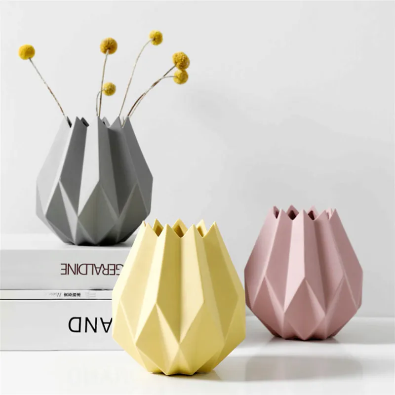 Creative European Porcelain Vase Modern Fashion Ceramic Tabletop Origami Flower Vase Living Room Home Decoration Wedding Gift