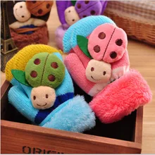 Новое поступление на зиму для маленьких мальчиков и девочек трикотажные перчатки теплые веревку полный митенки для пальцев перчатки для детей Дети