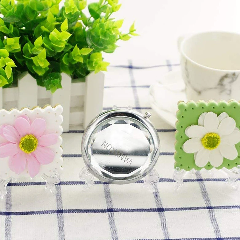 3 inch Clear Plastic Stand Cookie Holder Display Stand Place Card Holder Display Easels at Weddings, Birthday Party(24 pack) 4