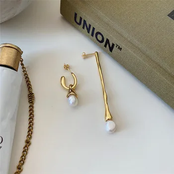 

RUIYI Real 925 Sterling Silver 18K Gold Asymmetry Design Women Stud Earrings French European Popular Baroque Pearl Niche Earring