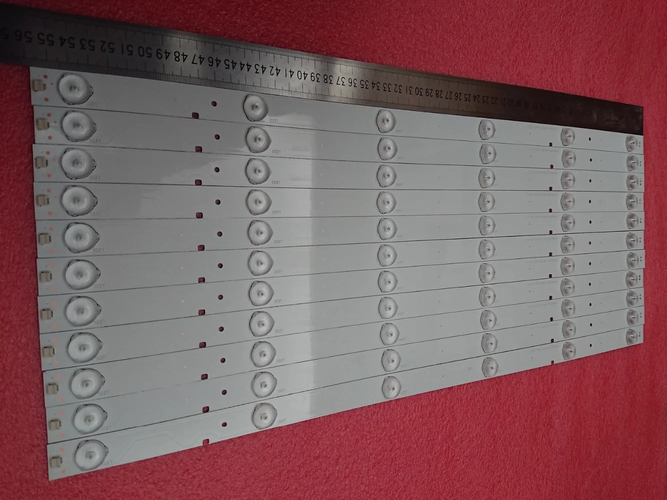 

New 11 PCS/set 6LED 560mm LED backlight strip Replacement for LBM500P0601-R-1 LED50K20JD LED50K320U