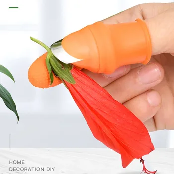 

Female Finger Knife Gloves Picking Pepper Tools Picking Vegetable Knife Picking Beans Carob Iron Nail Pinch Picking Artifact