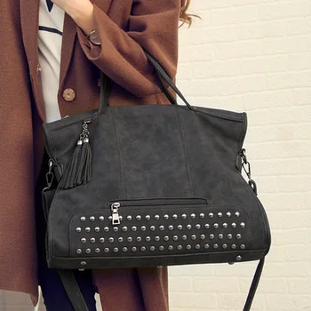 

2020 Spring and Summer New Fashion Rivet Motorcycle Bag Pu Shoulder Messenger Bag