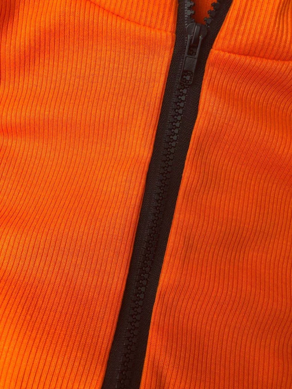 19982542671_2041789846