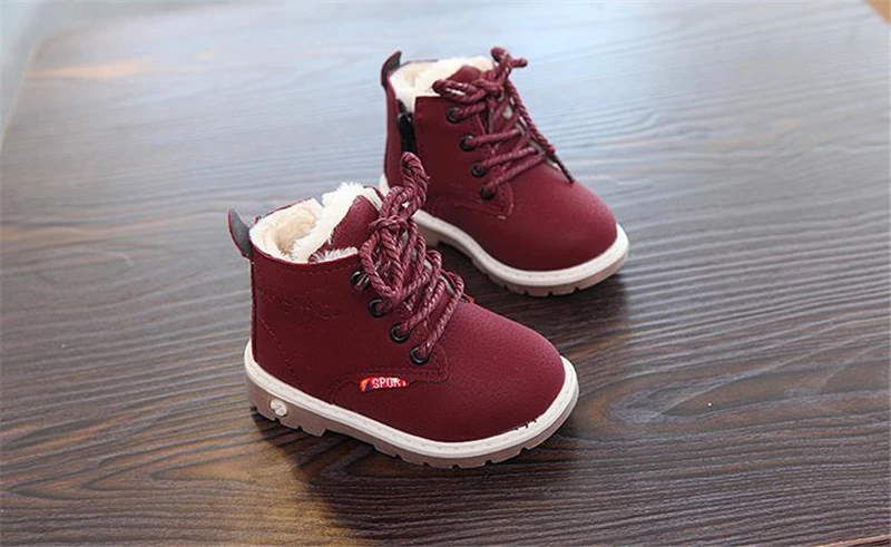 Новые зимние детские зимние ботинки для мальчика удобные толстые Нескользящие короткие ботинки модная обувь с хлопковой подкладкой