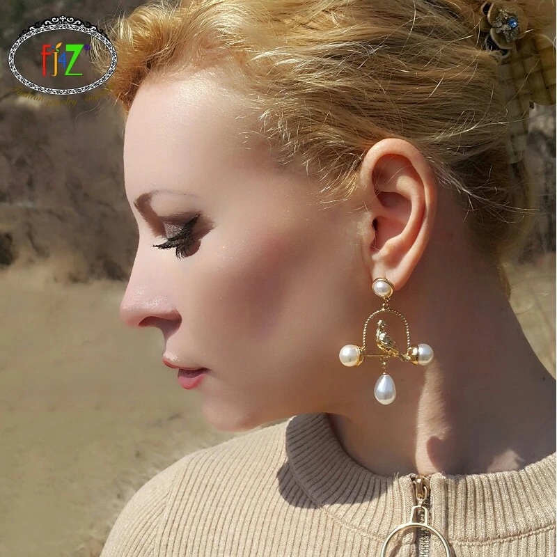 

F.J4Z New Baroque Faux Earrings Vintage Lovely Golden Bird Drop Earring Women for Party 925silver Needle Allergy free