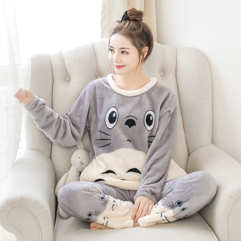

Winter Women's Flannel Set Gray Totoro Pattern Pullover Red Totoro Pajamas