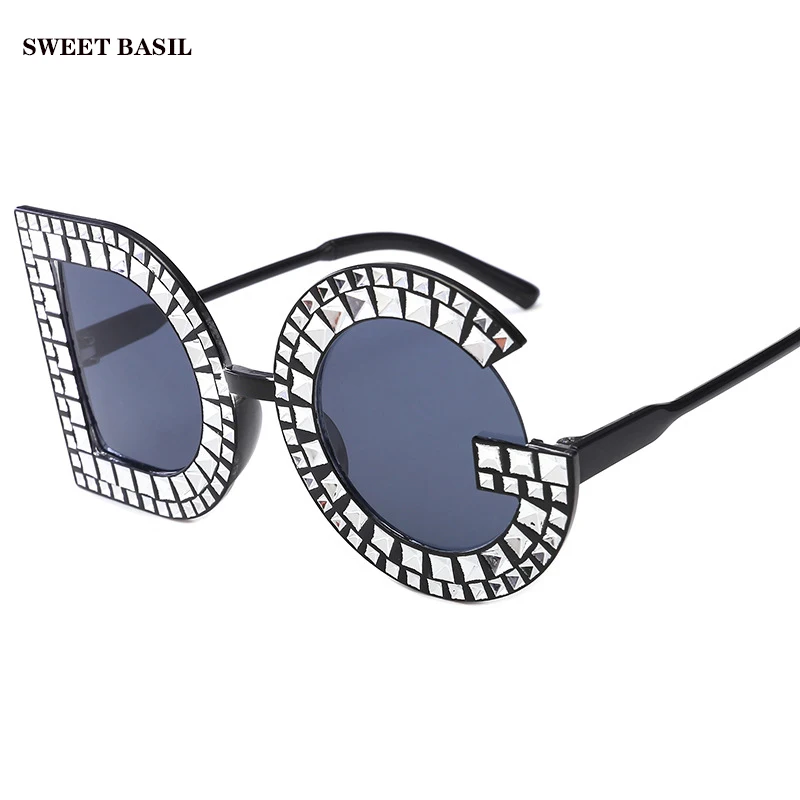 

SWEET BASIL Oversized DG Letter Frame Brand Imitation Diamond Sunglasses Women Pink Red Black Sun Glasses Charms Big Frame