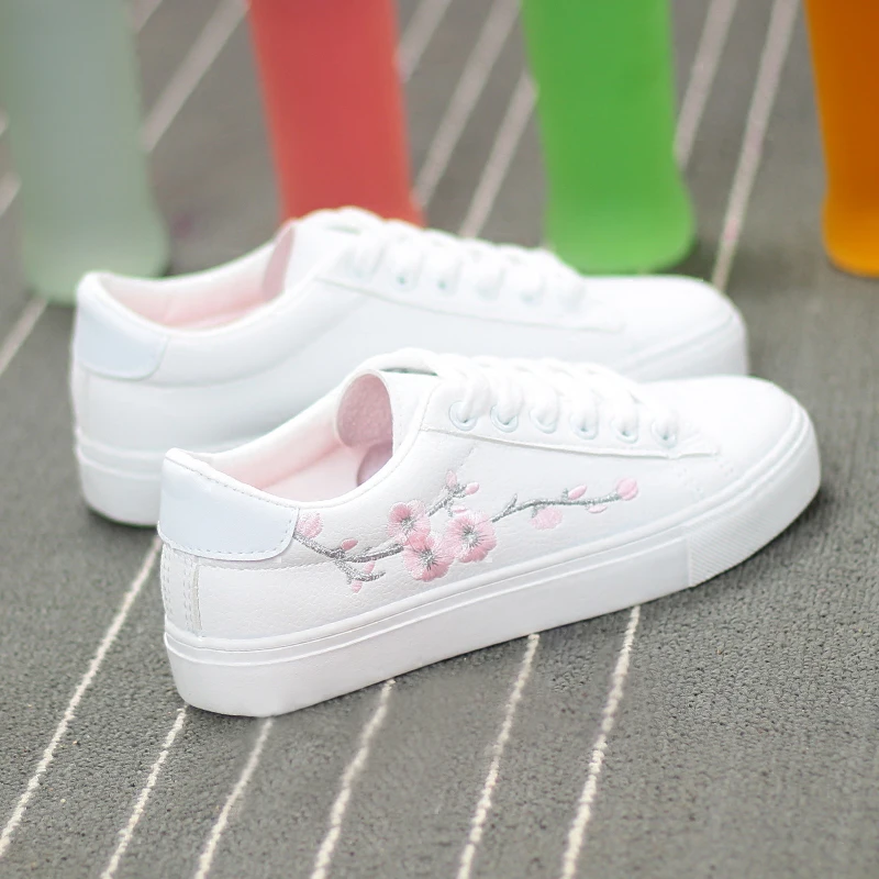 

2019 Summer Woman Shoes Fashion New Woman PU Leather Shoes Ladies Breathable Floral Flats Casual Shoes White Sneakers Woman