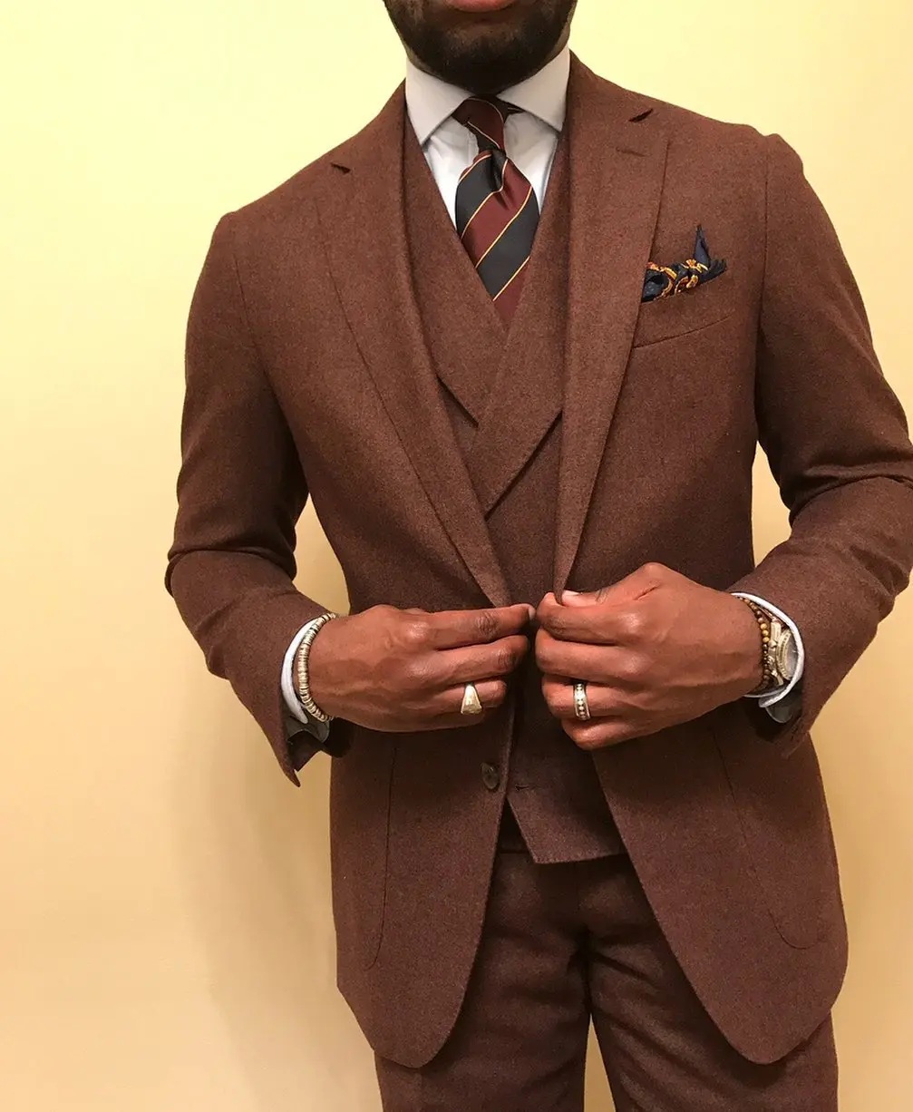 

Мужской коричневый комплект из 3 предметов смокинг для жениха с вырезом на лацкане