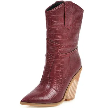 

Short boots fish scales pointed