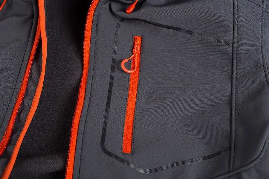 2927119975_1445636079