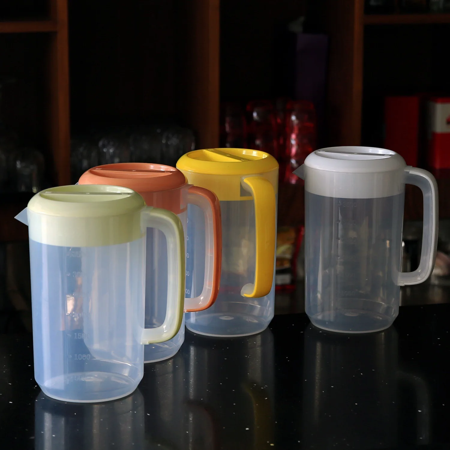 

Large Capacity Plastic Cold Water Jug 2-Liter 4 Liters 5 Litres Measuring Cup Milk Tea Measuring Cylinder with Lid Measuring Cup